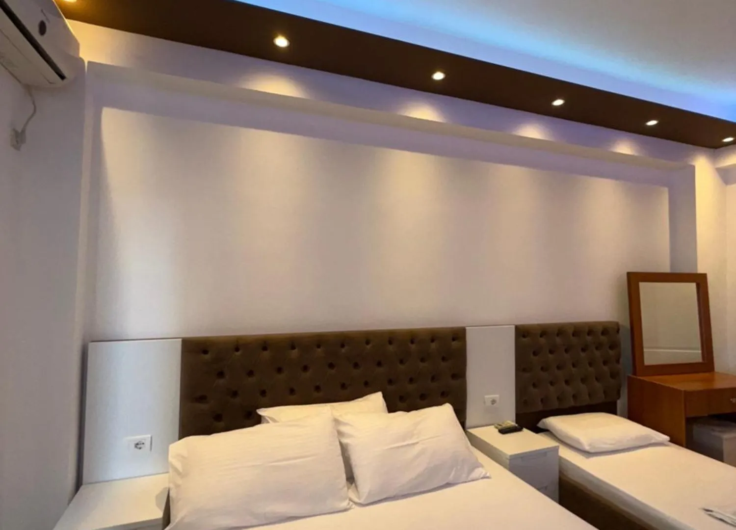 Ylli'S Apartments Sarandë 阿尔巴尼亚