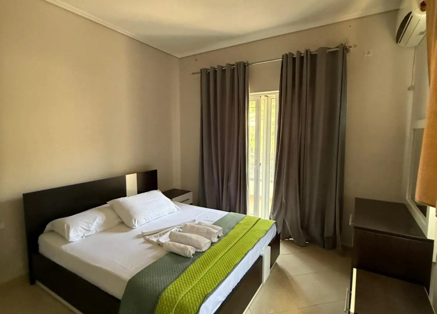 Ylli'S Apartments Sarandë